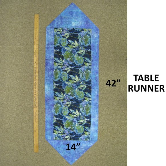 Handmade NEW - Table Runner Blue Floral Blue/Purple Backing - Picture 1 of 2